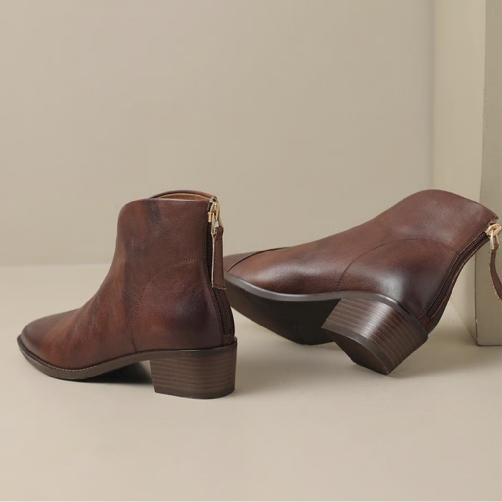 Boots med låg klack och raffinerad design