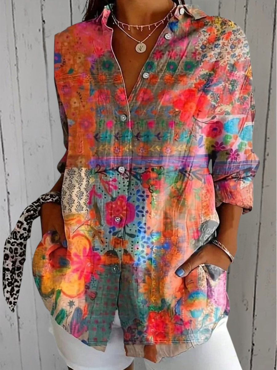 Blusa de botones con estampado vibrante en tejido ligero
