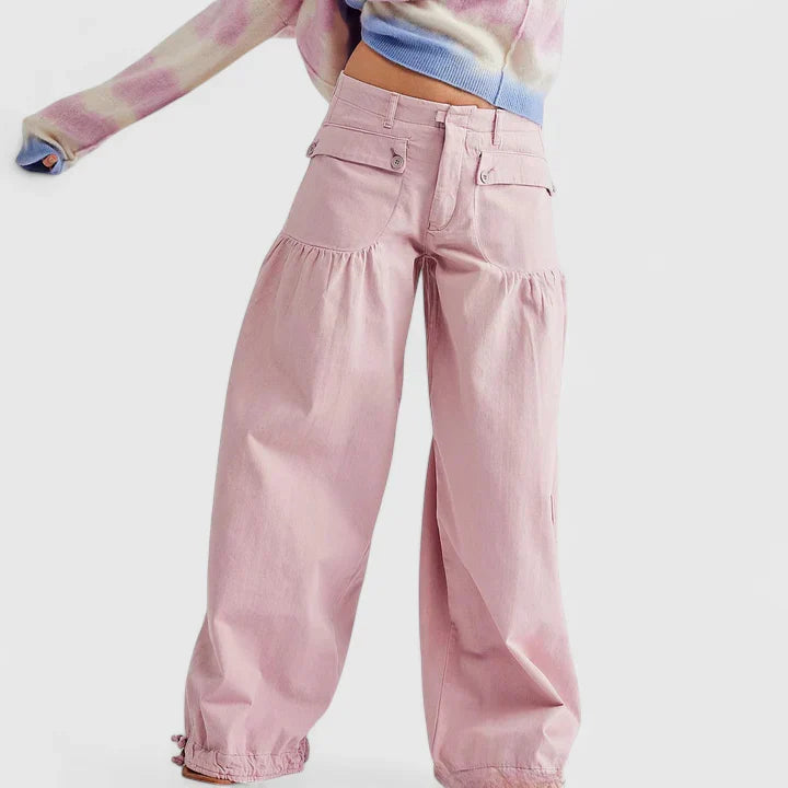 Pleated Trousers with Lightweight Flowing Cut