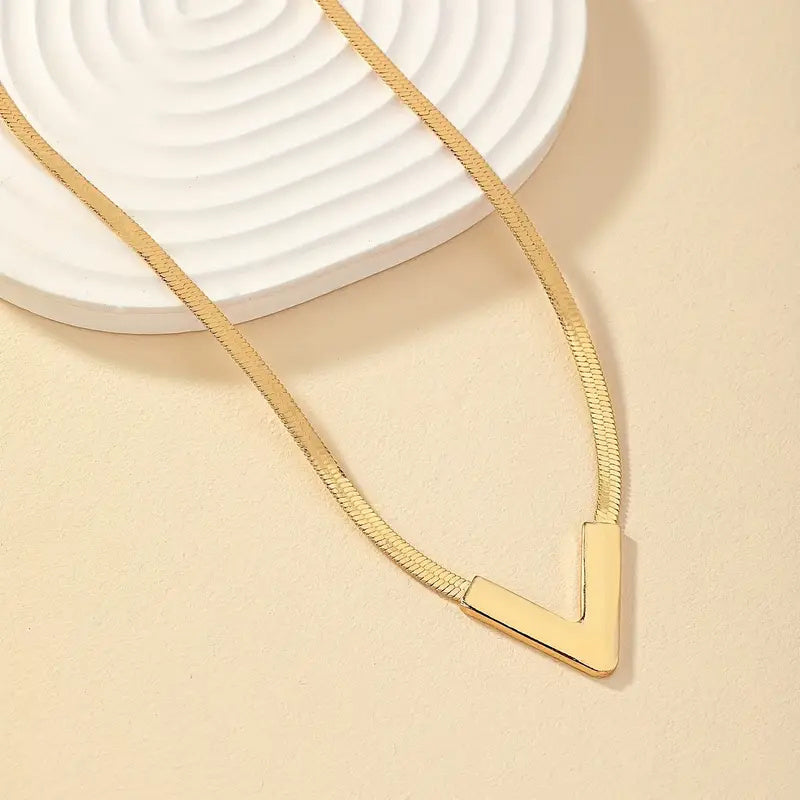 Minimalist V-Shaped Chain Pendant Necklace with Geometric Line