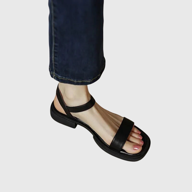 Sandaler i läderimitation med blockklack och dämpad innersula