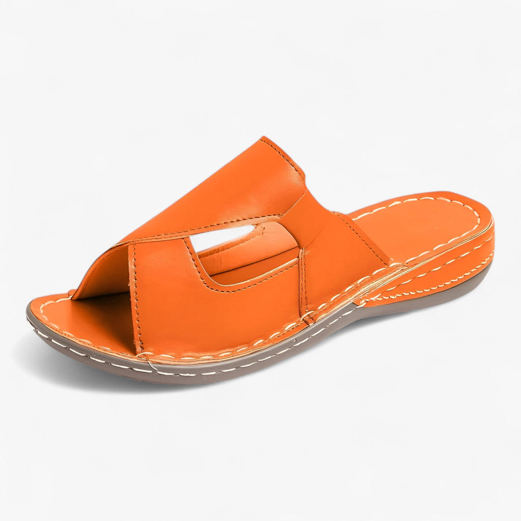Sandalias planas abiertas por la puntera para looks veraniegos informales