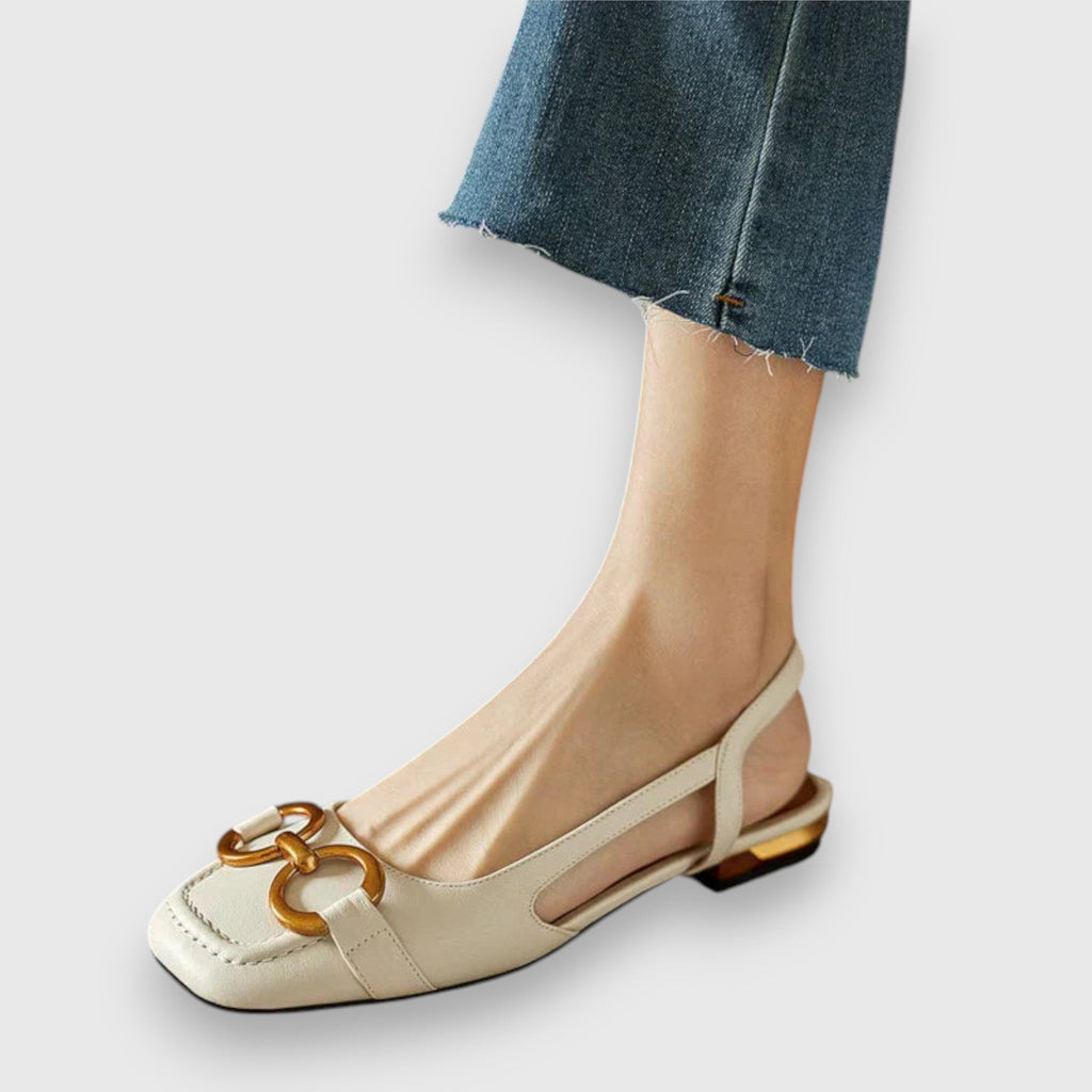 Slip in-sandaler med spänne och mjuk sula