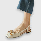 Slip in-sandaler med spänne och mjuk sula