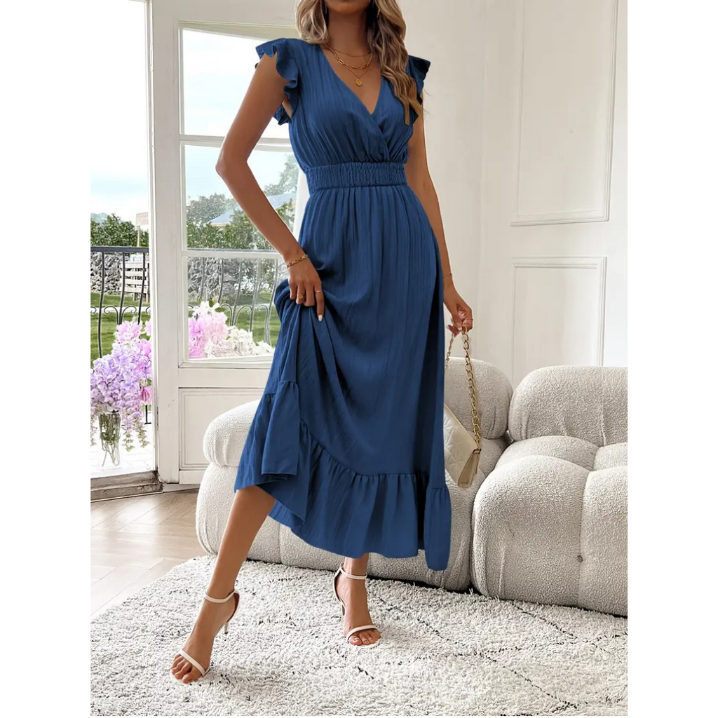 Vestido largo con escote de pico fruncido para los días de verano junto al agua
