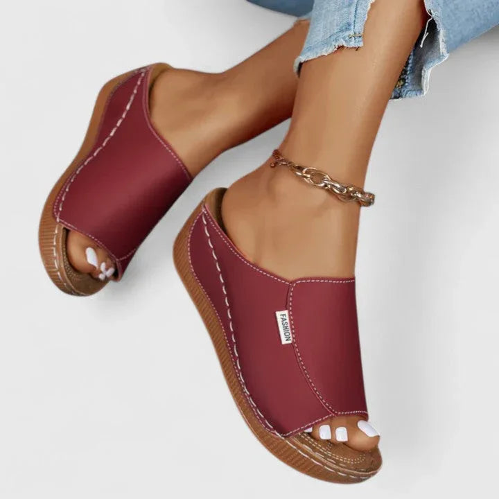 Stötdämpande sandaler med ovandel som andas