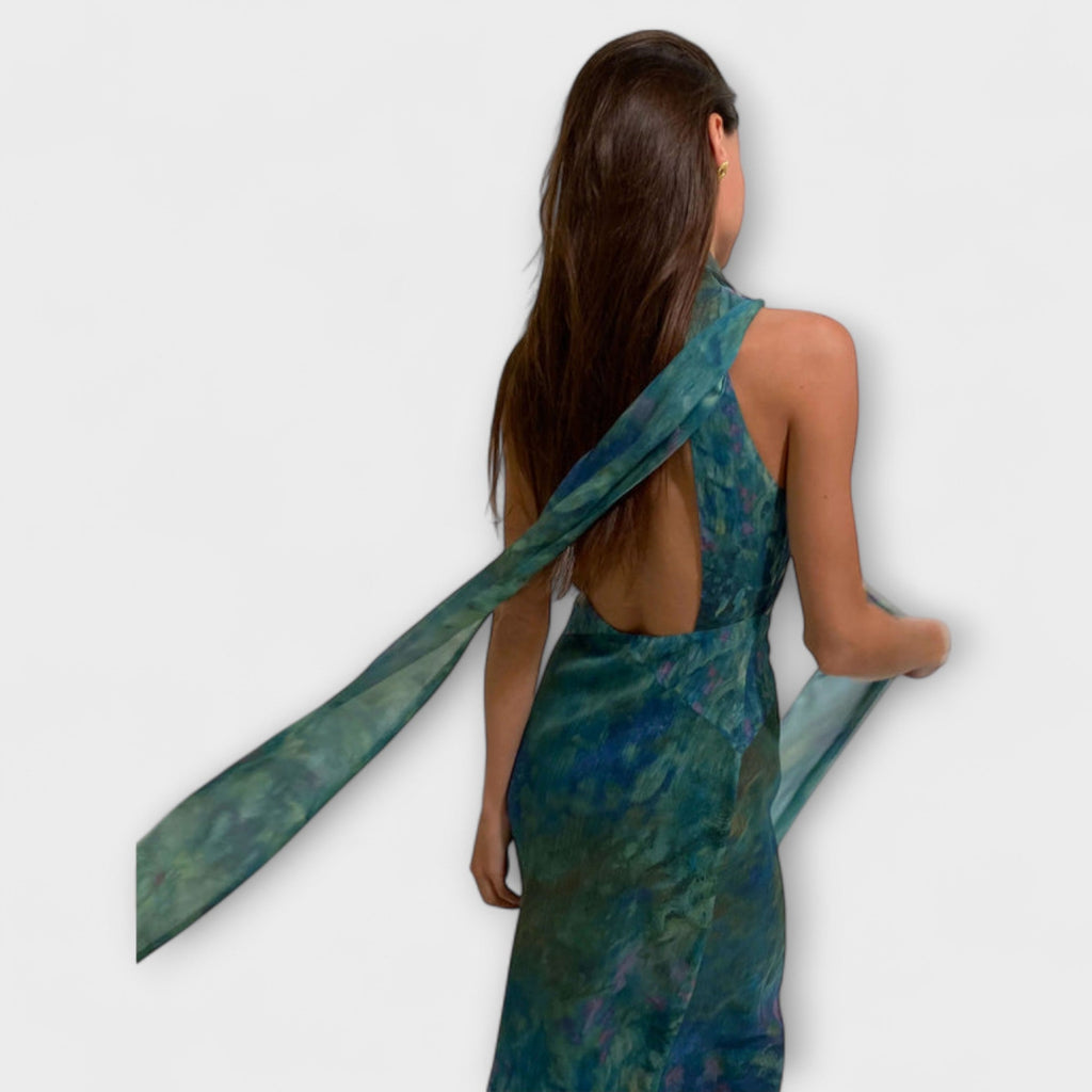 Vestido largo de gasa con estampado de lirios y escote alto