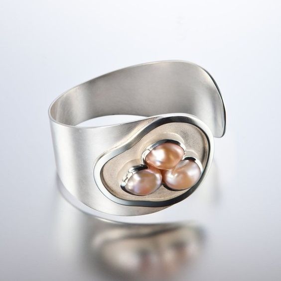 Vintage-Style Faux Pearl Nest Ring in Silver Colour