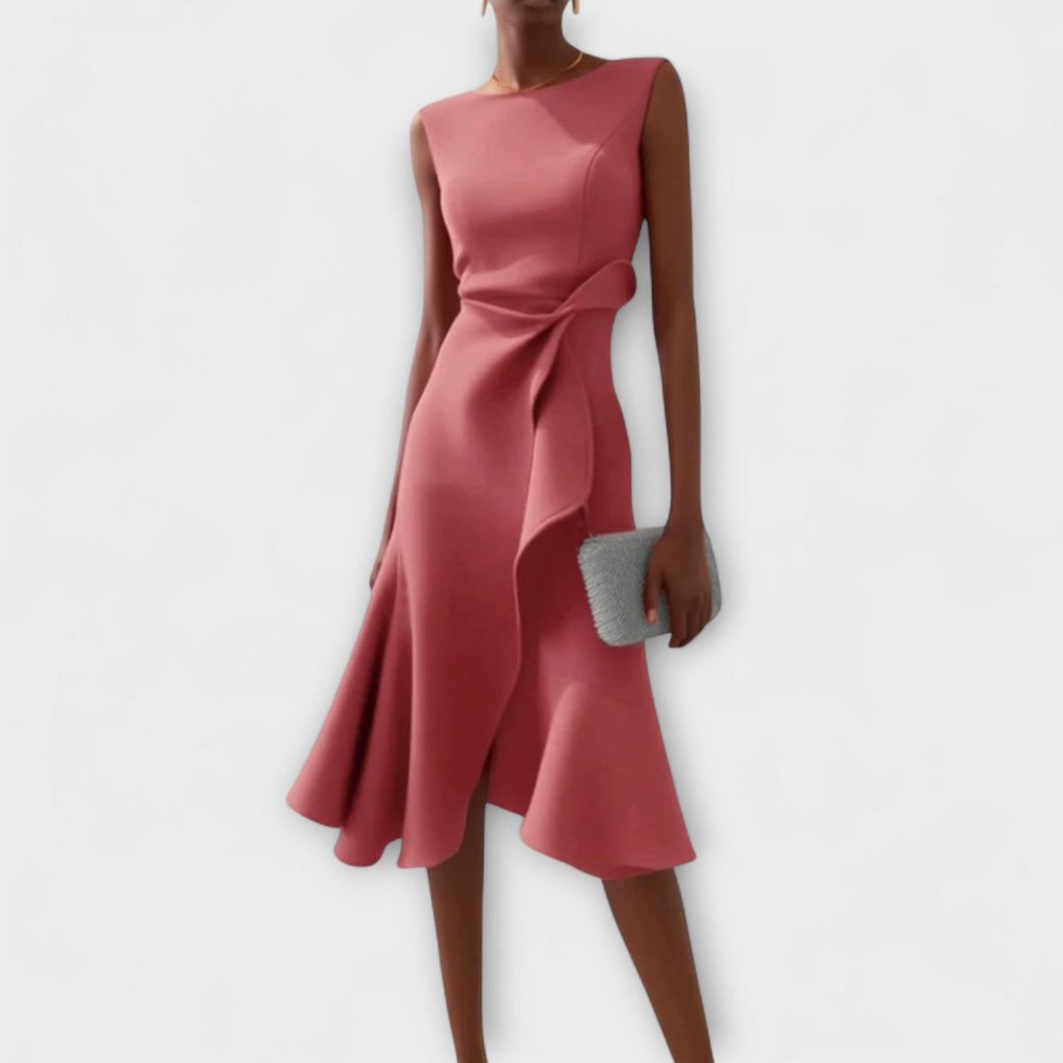 Vestido midi entallado y femenino de silueta favorecedora