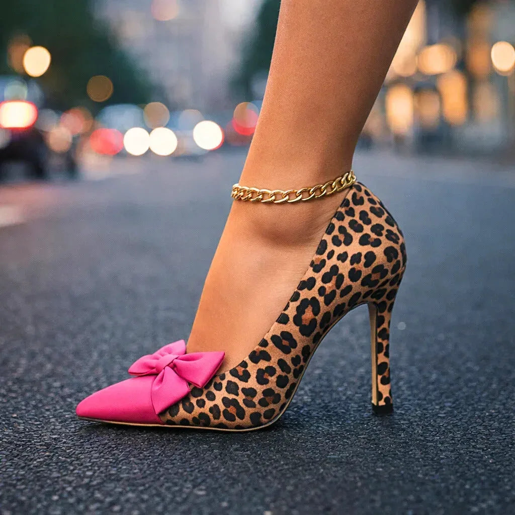 Tacones con estampado de leopardo y lazo en contraste
