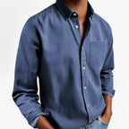Camisa cargo de hombre de corte ajustado con cuello clásico y bolsillos