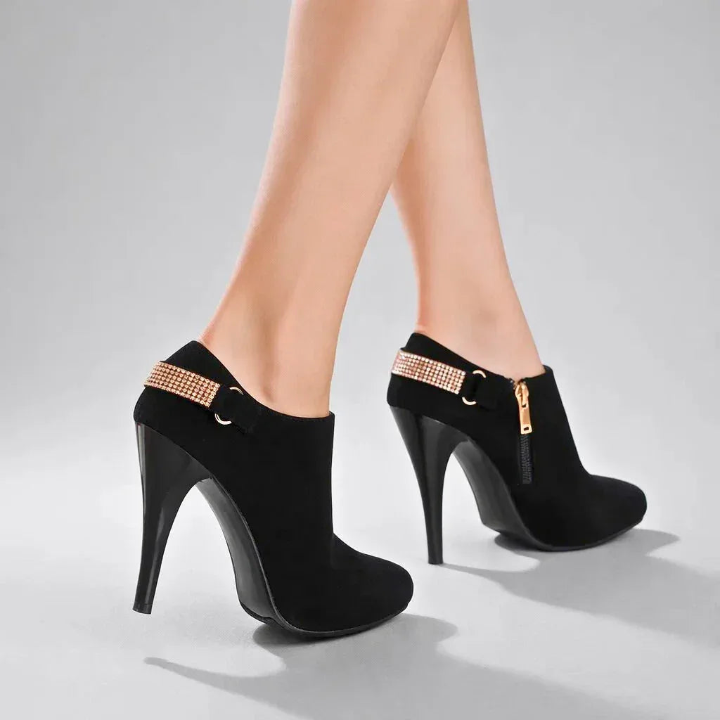 Klackboots i sammets-mockalook med dämpade innersulor