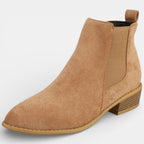 Boots i mockaimitation med spetsig tå och blockklack