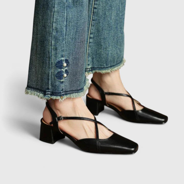 Sandalias de punta cuadrada cerrada con tacón ancho y hebilla