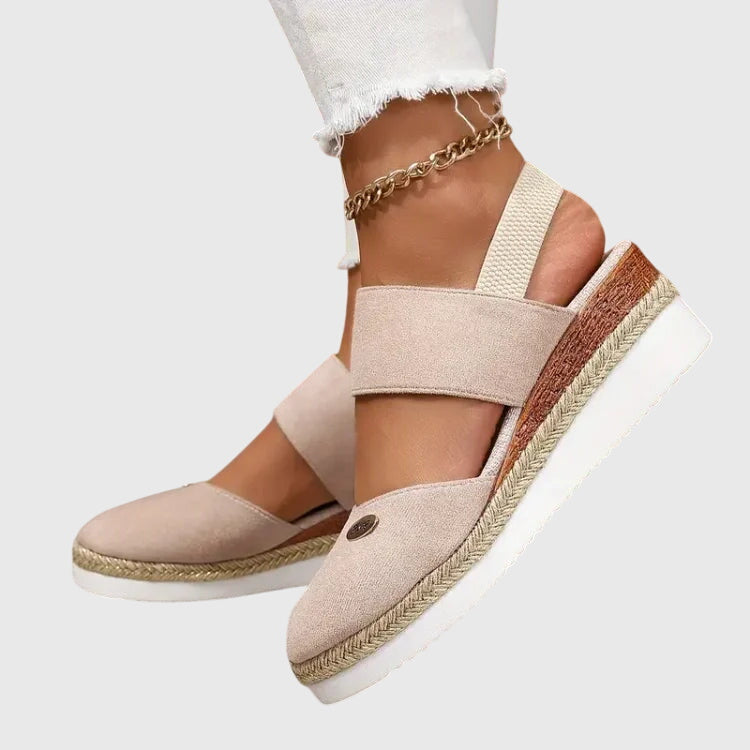 Sandaler som andas med dämpad innersula