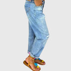 Relaxed Fit Jeans with Simple Modern Cut
