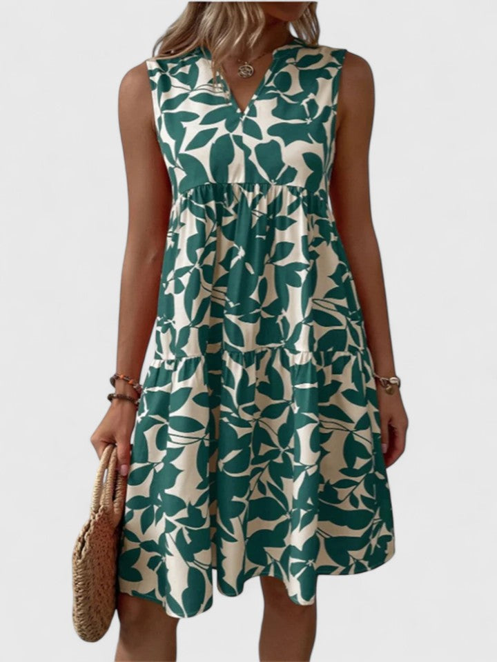 Classic Silhouette Dress with Versatile Cut
