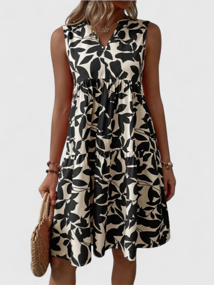 Classic Silhouette Dress with Versatile Cut