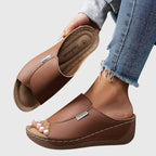 Sandaler i öppen design med svalkande känsla i tyg som andas