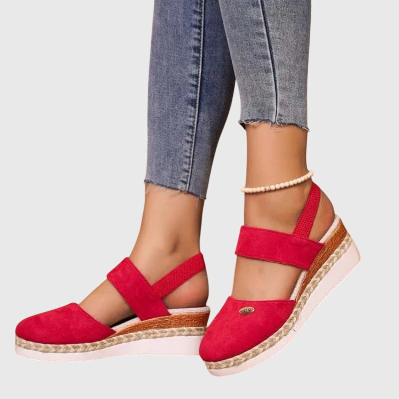 Sandaler som andas med dämpad innersula