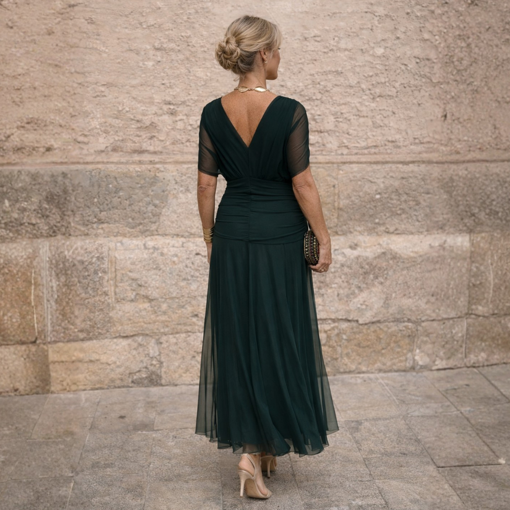 Off shoulder-maxiklänning i draperad chiffong med utsvängd fåll