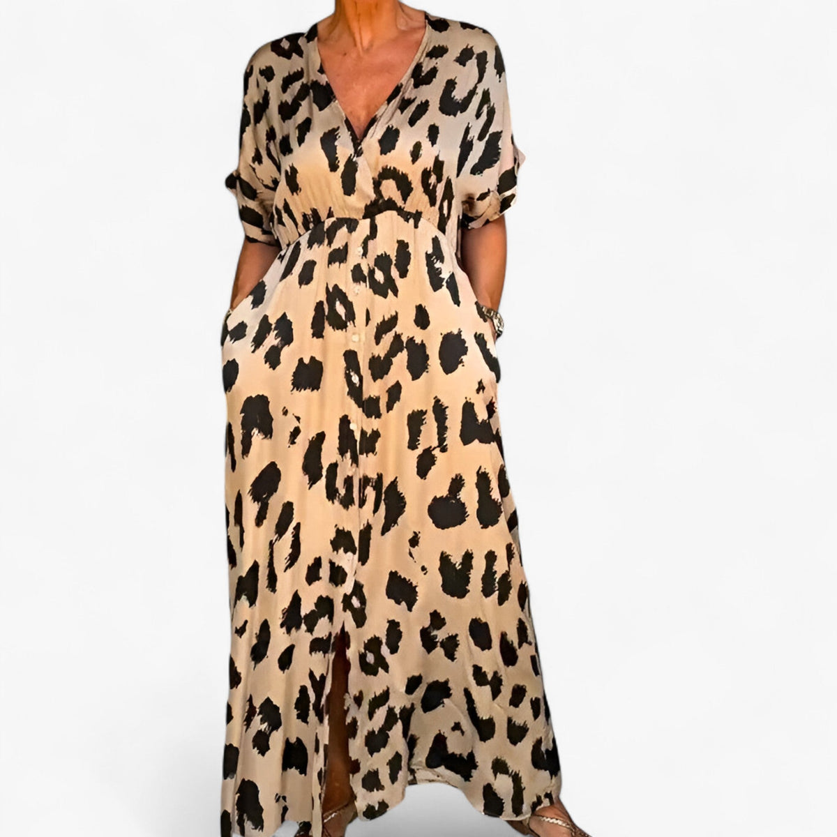 Leopard Print Maxi Dress with V-Neck and Flowing Fit