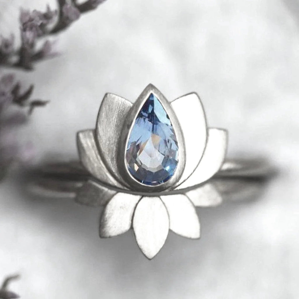 Retro Teardrop Zirconia Lotus Flower Ring in Silver Colour