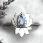 Retro Teardrop Zirconia Lotus Flower Ring in Silver Colour
