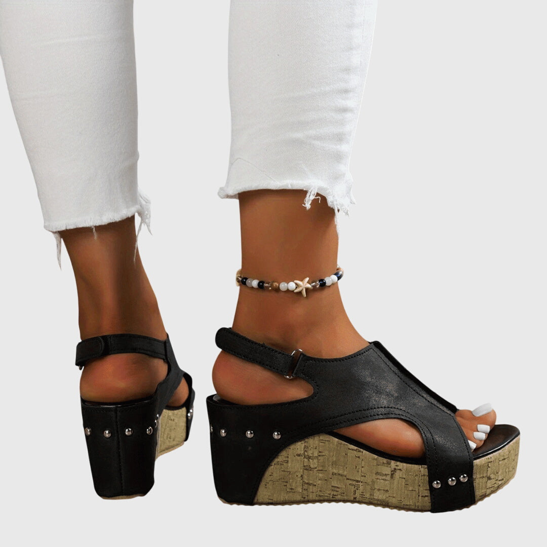 Stödjande sandal i neutral finish