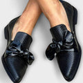 Mocasines sin cordones con acabado refinado