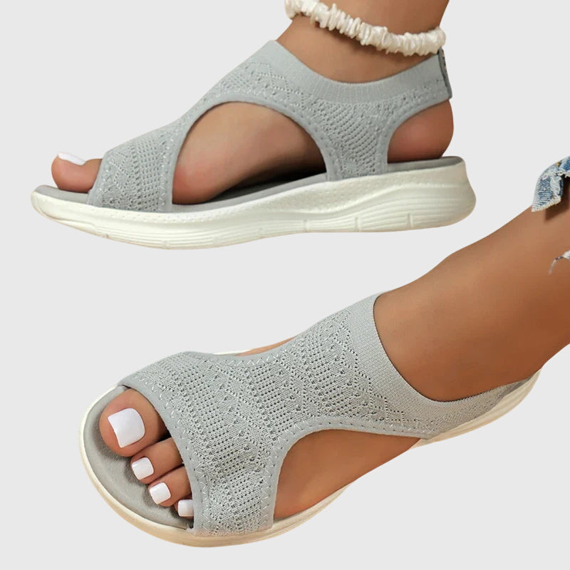 Sandalias para todo el día con un diseño refinado y sencillo