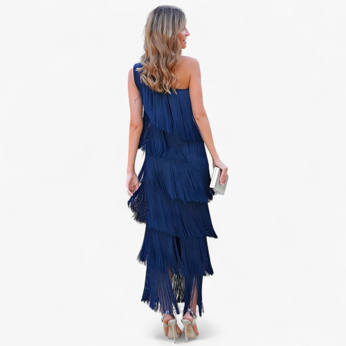 Vestido de noche con flecos y silueta ajustada