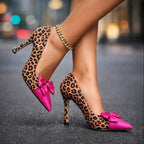 Tacones con estampado de leopardo y lazo en contraste