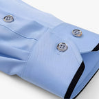 Figursydd finskjorta med button-down-krage och manschetter