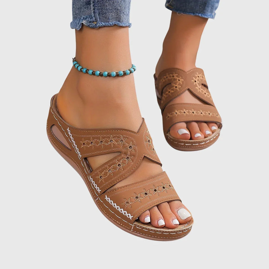 Lightweight Sandals with Contoured Cushioned Footbed