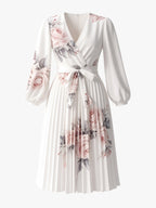Vestido largo con estampado floral, cuello de pico y falda plisada