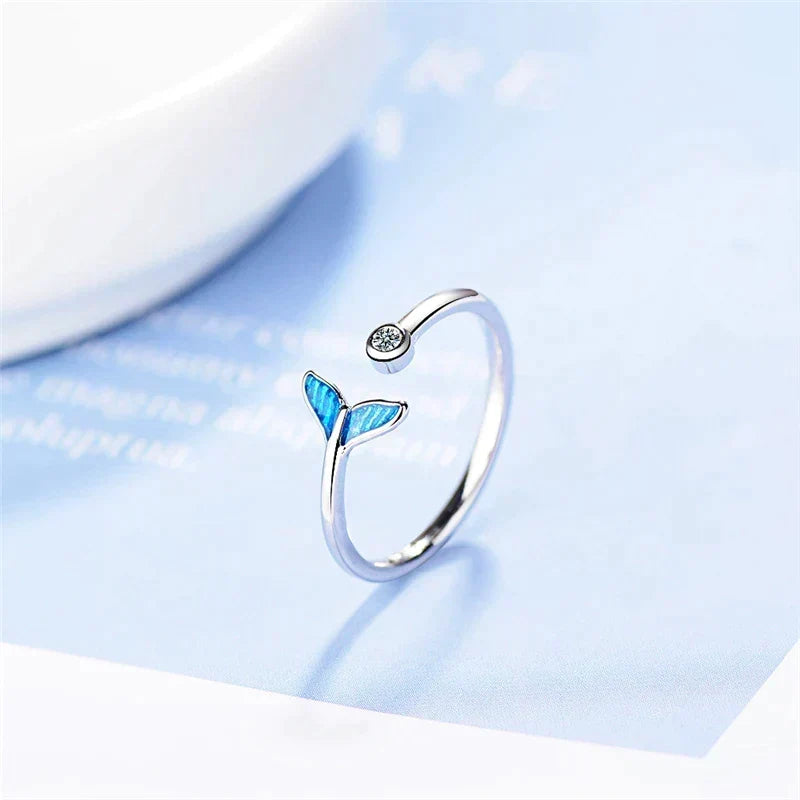 Whale Tail Ring with Zirconia Detail in Silver Colour