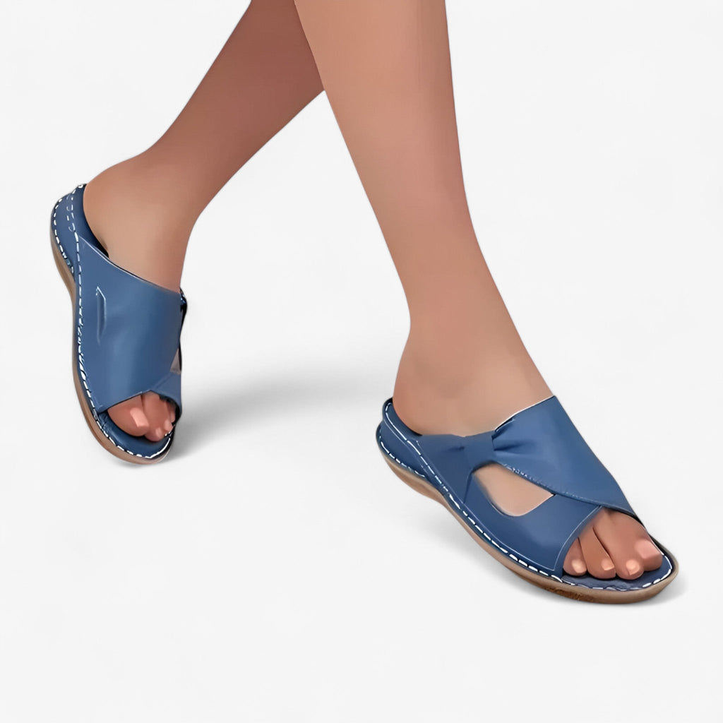 Sandalias planas abiertas por la puntera para looks veraniegos informales