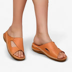 Sandalias planas abiertas por la puntera para looks veraniegos informales