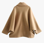 Abrigo de lana oversize con una silueta holgada para el invierno