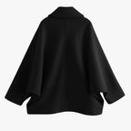 Abrigo de lana oversize con una silueta holgada para el invierno
