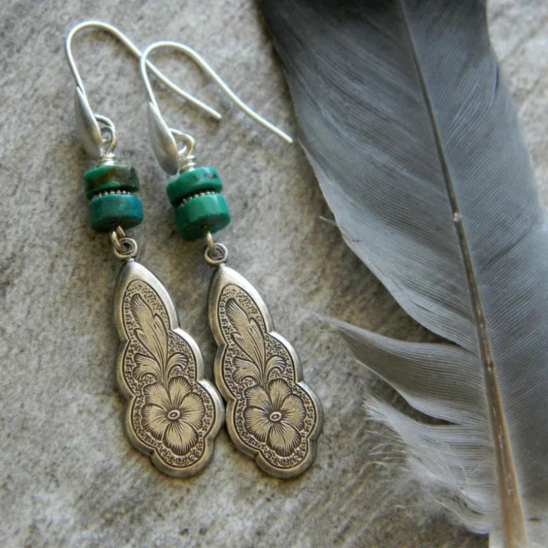 Vintage-Style Earrings with Green Beads in Silver Colour