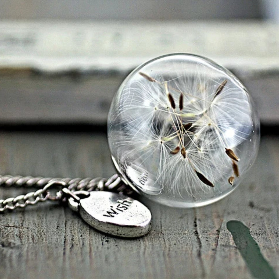 Vintage-Style Dandelion Wish Pendant Necklace with Delicate Seeds