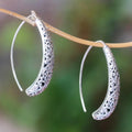 Vintage-Style Ivy Earrings with Trailing Leaves in Silver Colour