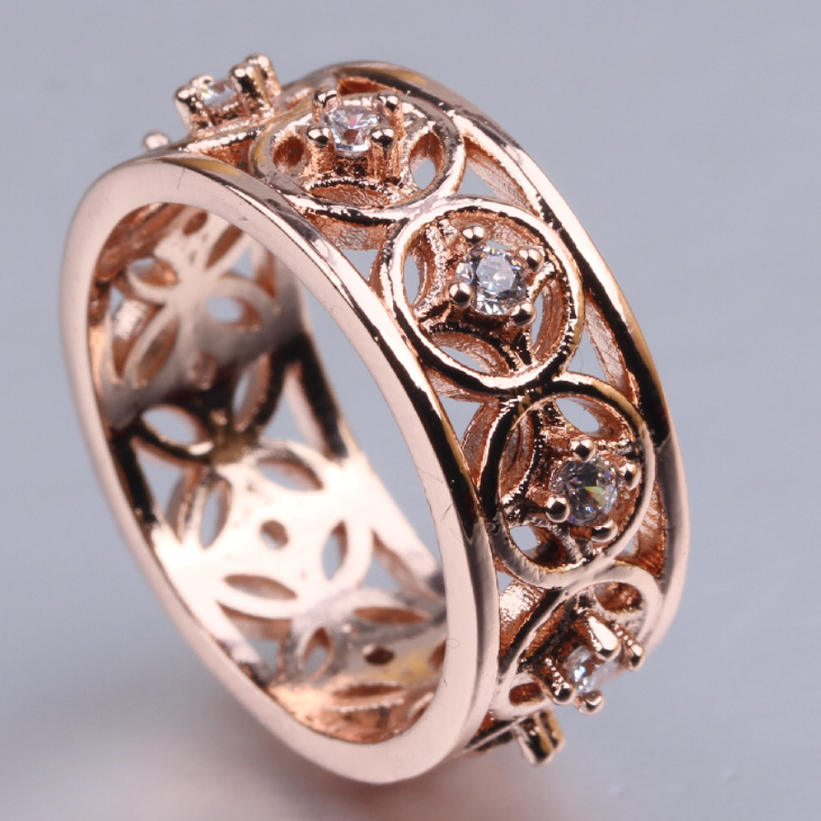 Hollow Openwork Ring with Vintage Style in Rose Gold Colour