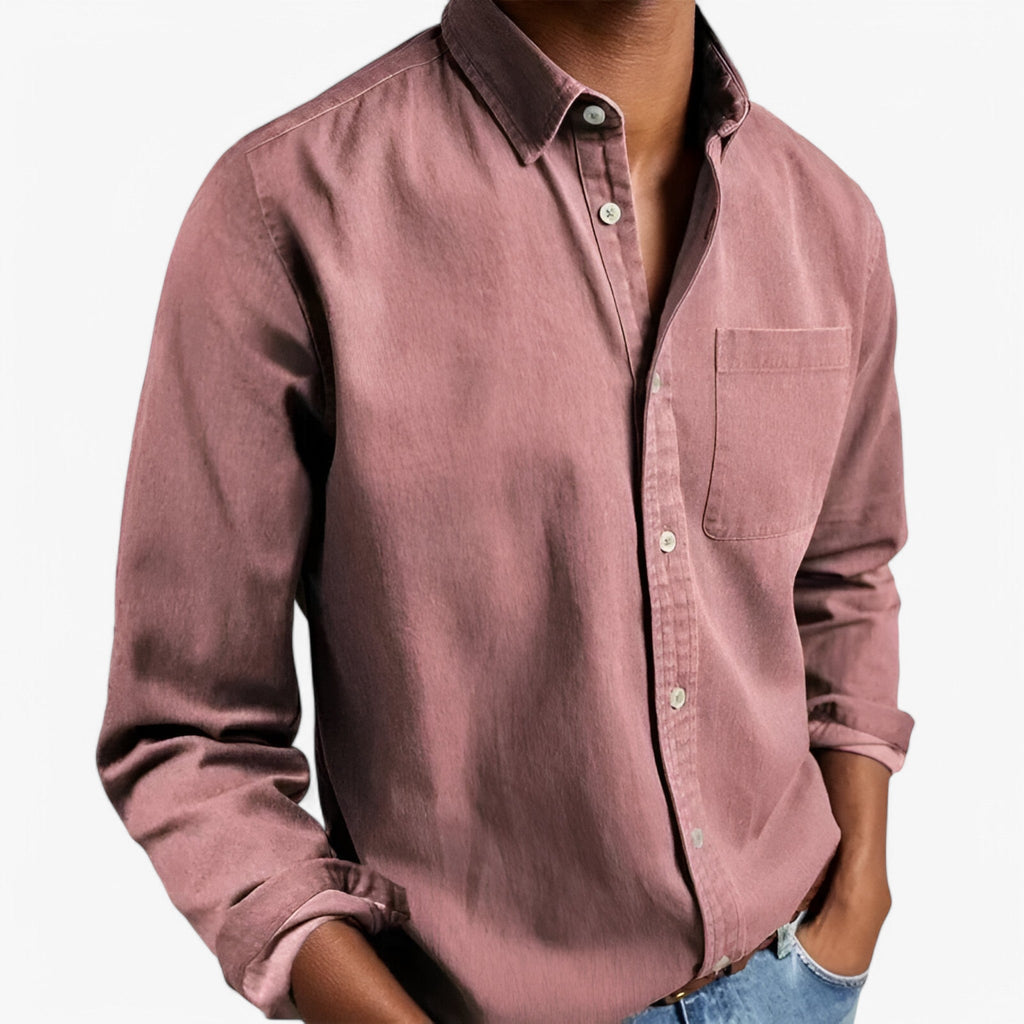 Camisa cargo de hombre de corte ajustado con cuello clásico y bolsillos