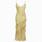 Vestido de volantes con estampado floral pastel y diseño por capas