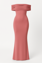 Vestido largo con brillo satinado, hombros descubiertos y espalda abierta
