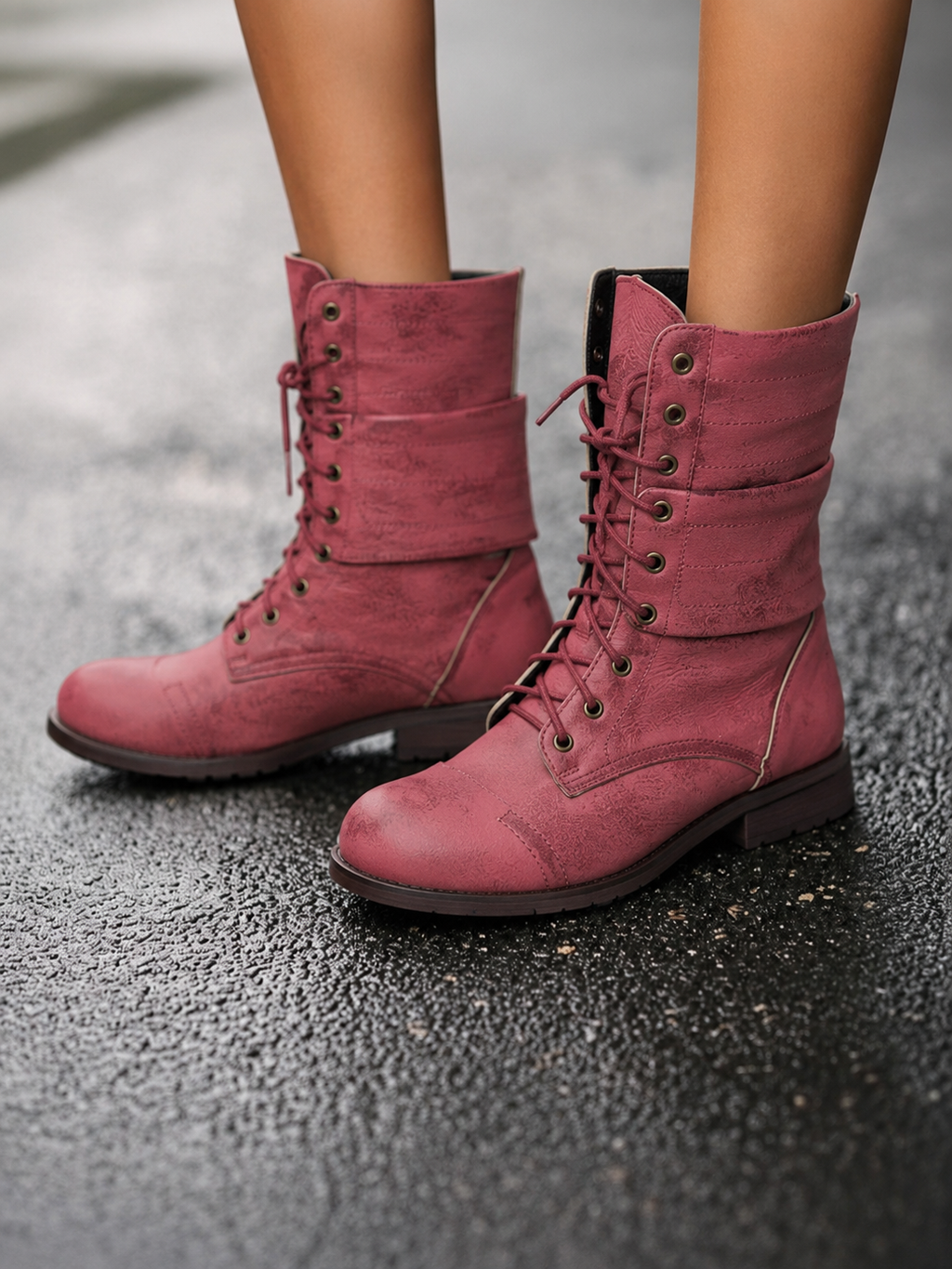 Boots i vadlängd med snörning och nedvikt kant