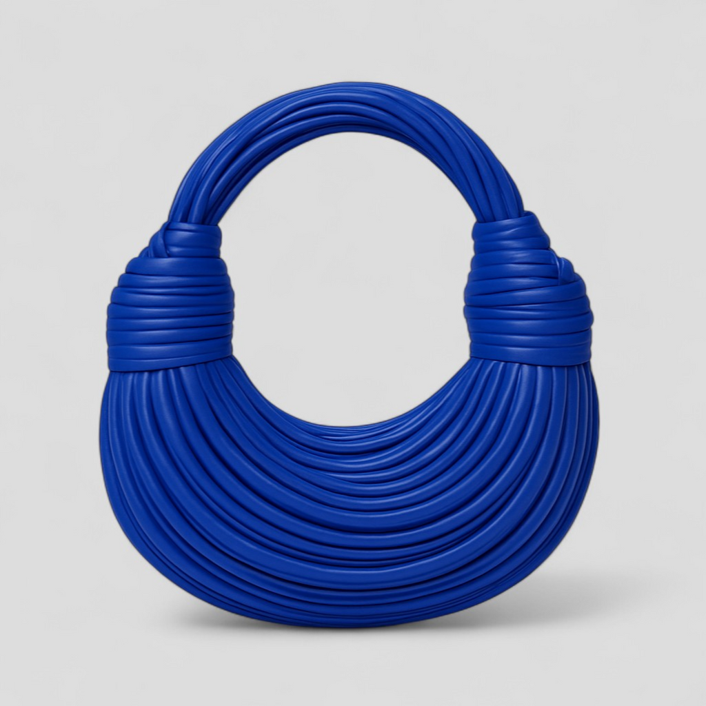 Bolso estructurado con múltiples compartimentos organizados